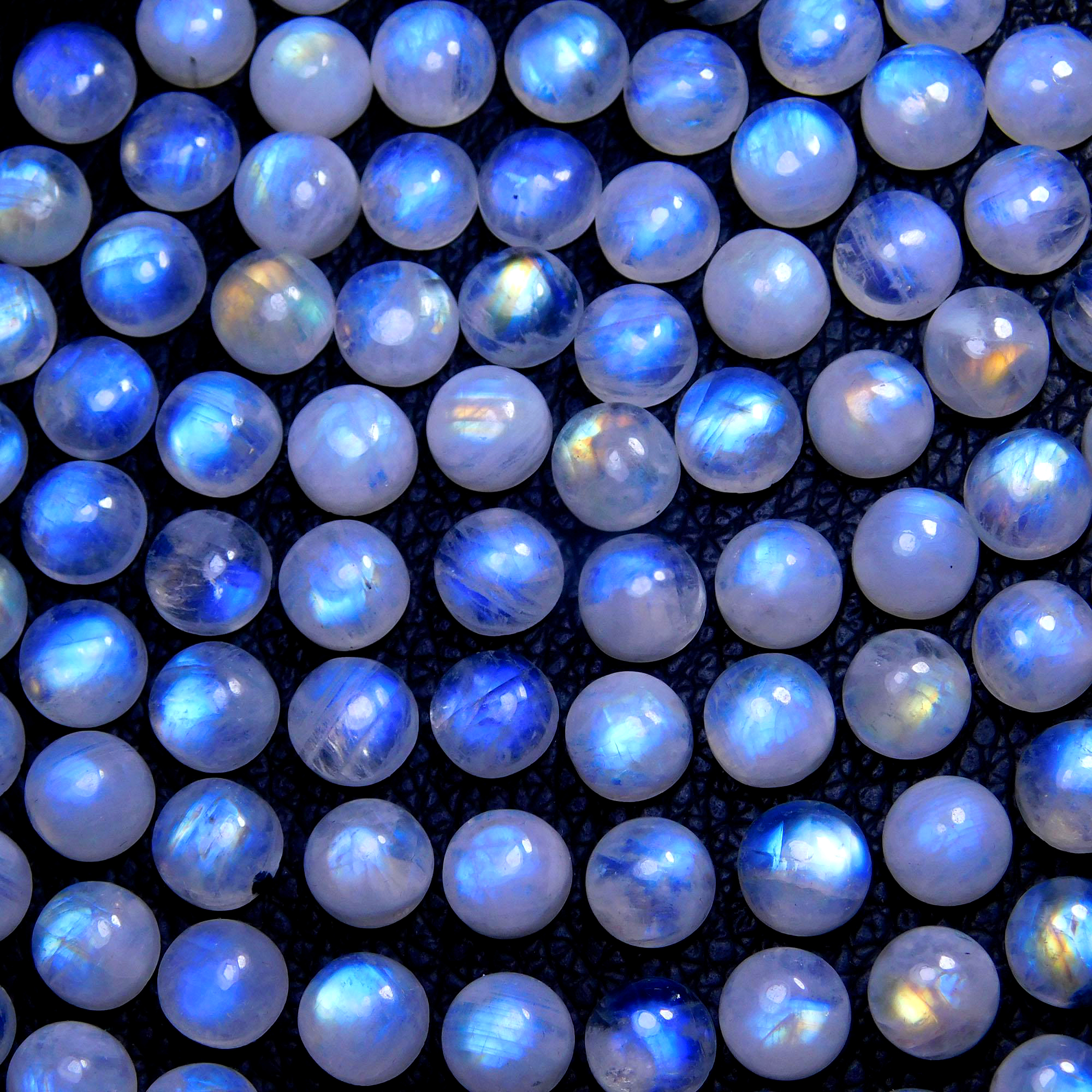 90Pcs 221Cts Natural Rainbow Moonstone Round Shape Blue Fire Cabochon Lot Loose Gemstone Jewelry Moonstone Ring For Gift 8x8mm #9789
