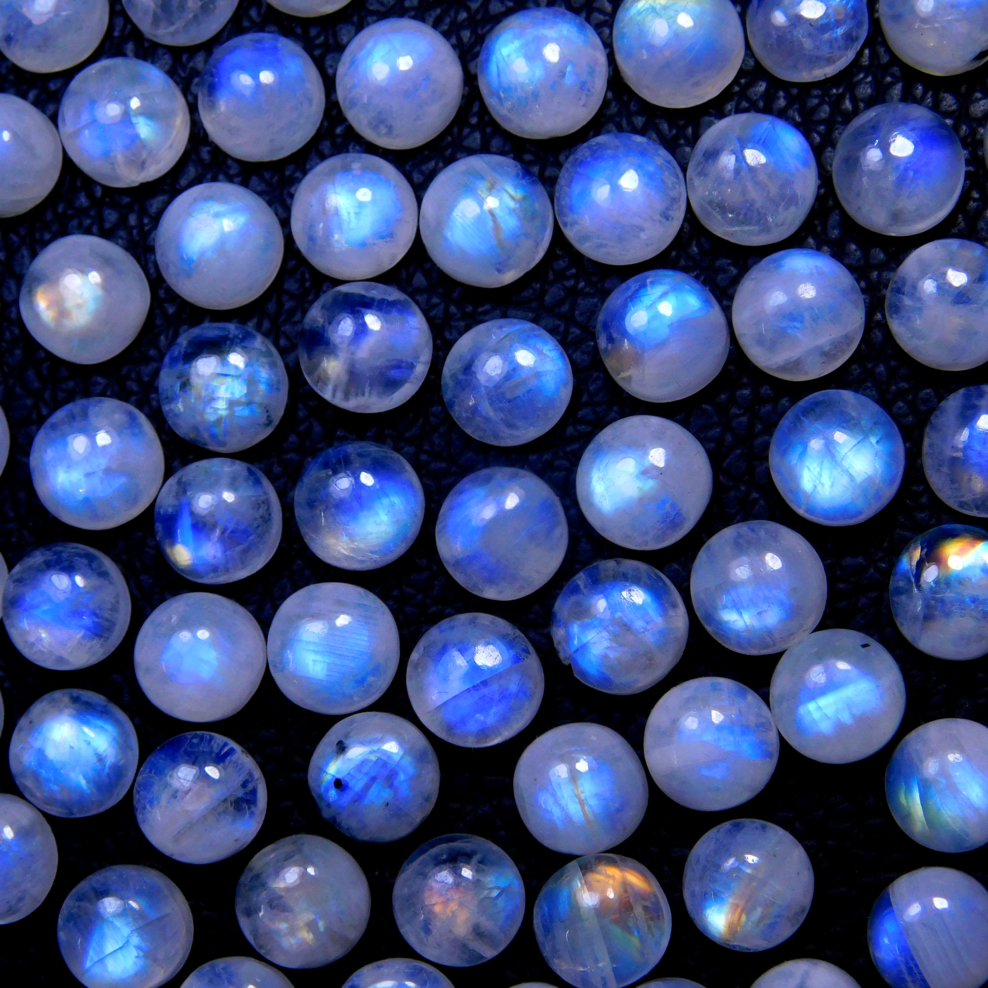 80Pcs 192Cts Natural Rainbow Moonstone Round Shape Blue Fire Cabochon Lot Loose Gemstone Jewelry Moonstone Ring For Gift 8x8mm #9791