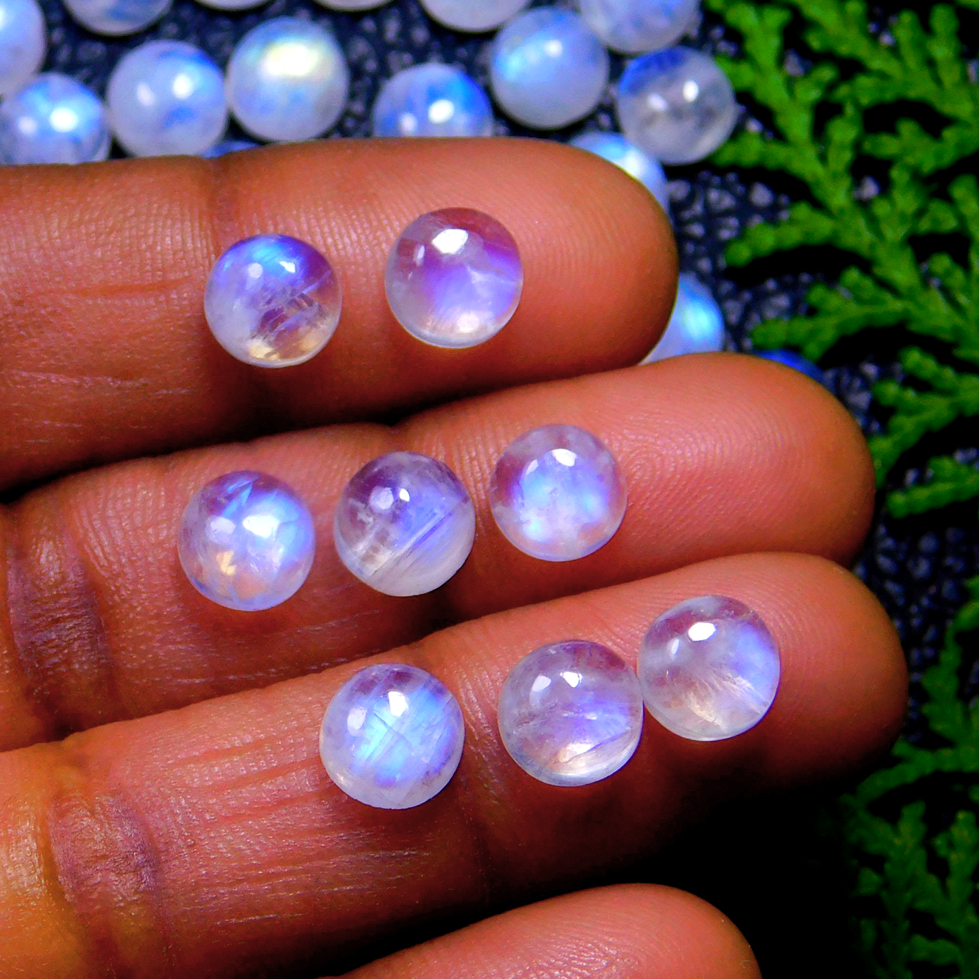 104Pcs 175Cts Natural Rainbow Moonstone Round Shape Blue Fire Cabochon Lot Loose Gemstone Jewelry Moonstone Ring For Gift 7x7mm #9793