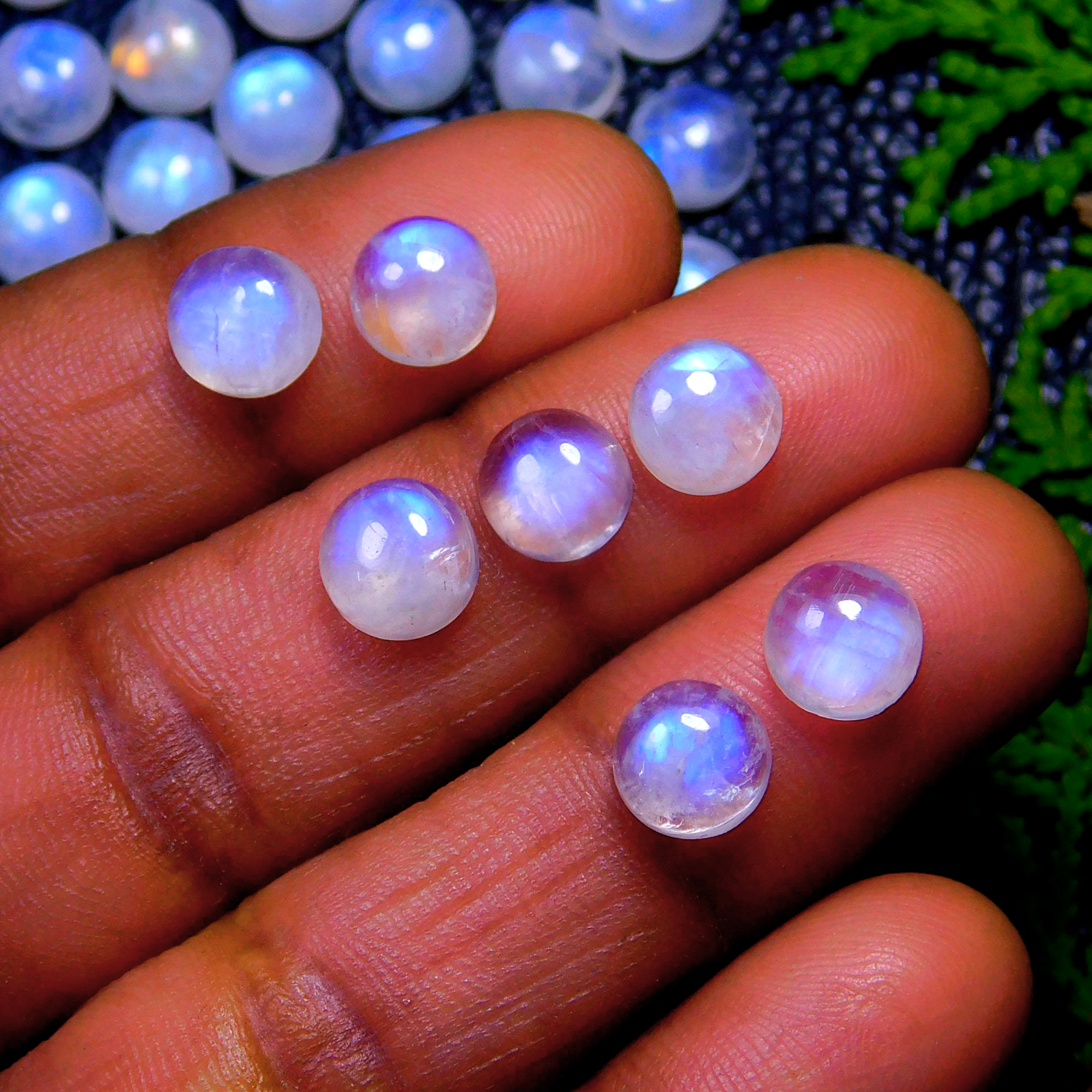 104Pcs 175Cts Natural Rainbow Moonstone Round Shape Blue Fire Cabochon Lot Loose Gemstone Jewelry Moonstone Ring For Gift 7x7mm #9795