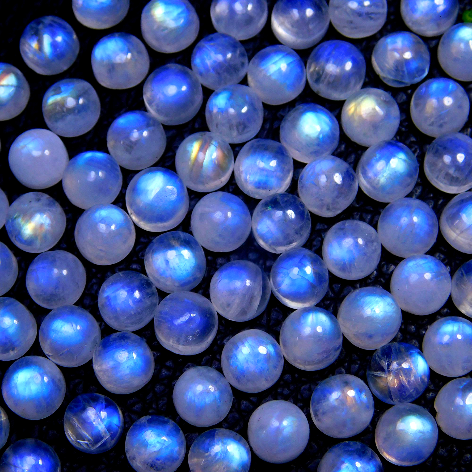 86Pcs 105Cts Natural Rainbow Moonstone Round Shape Blue Fire Cabochon Lot Loose Gemstone Jewelry Moonstone Ring For Gift 6x6mm #9796