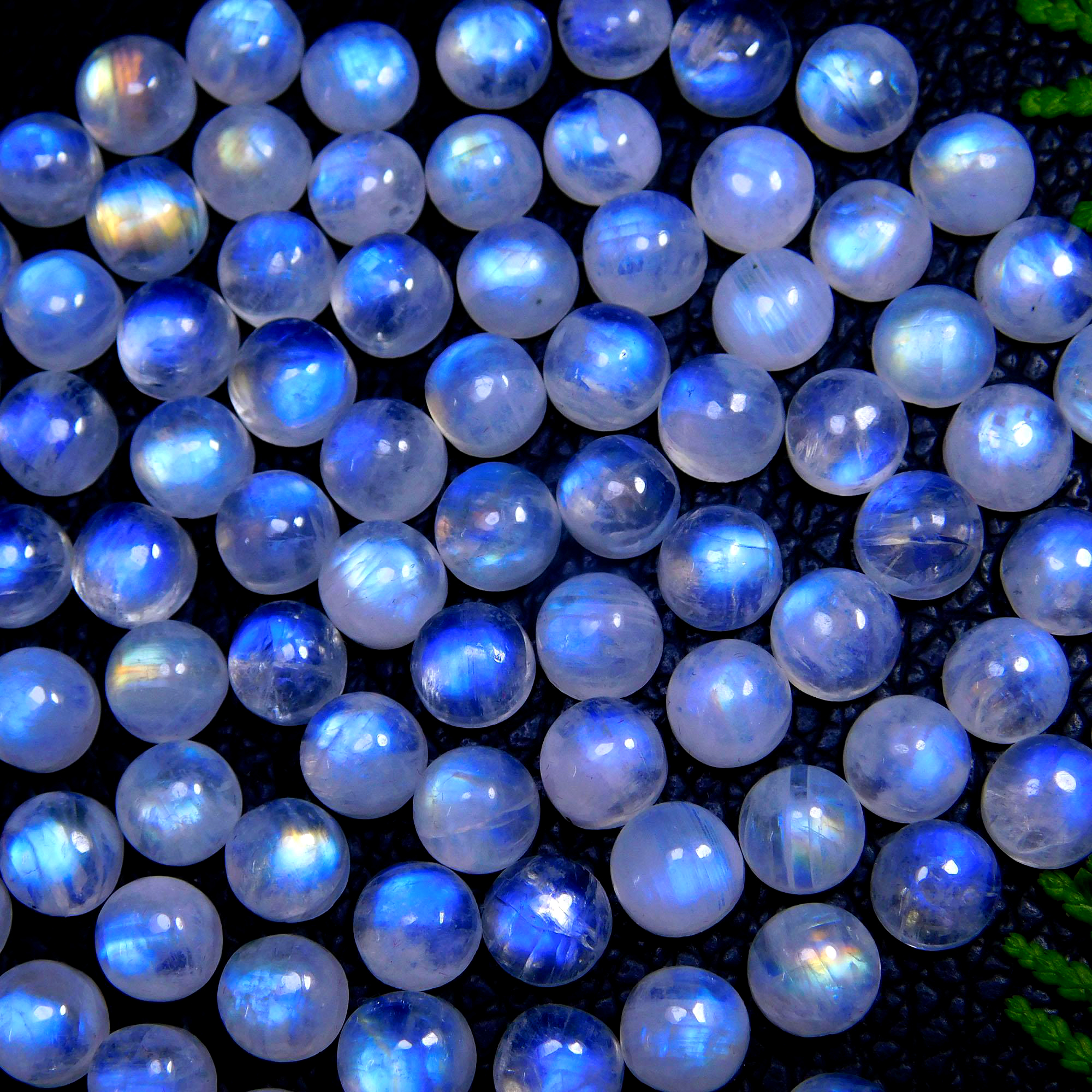 87Pcs 102Cts Natural Rainbow Moonstone Round Shape Blue Fire Cabochon Lot Loose Gemstone Jewelry Moonstone Ring For Gift 6x6mm #9799