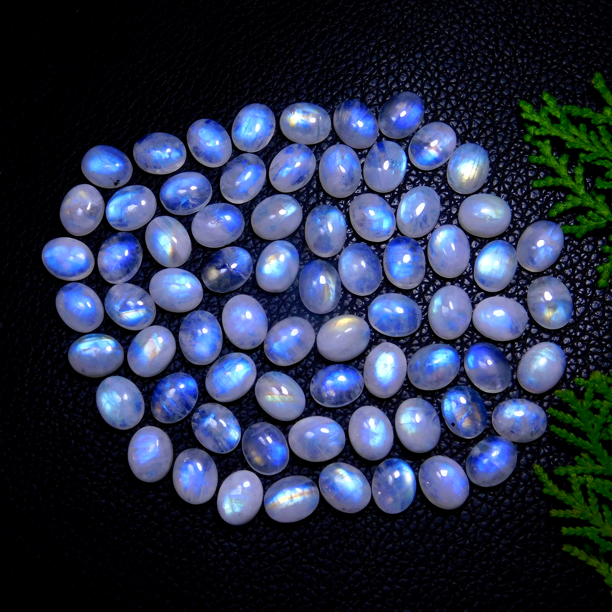 70Pcs 209Cts Natural Rainbow Moonstone Oval Shape Blue Fire Cabochon Lot Loose Gemstone Jewelry Crystal For Birthday Gift 10X8mm #9823
