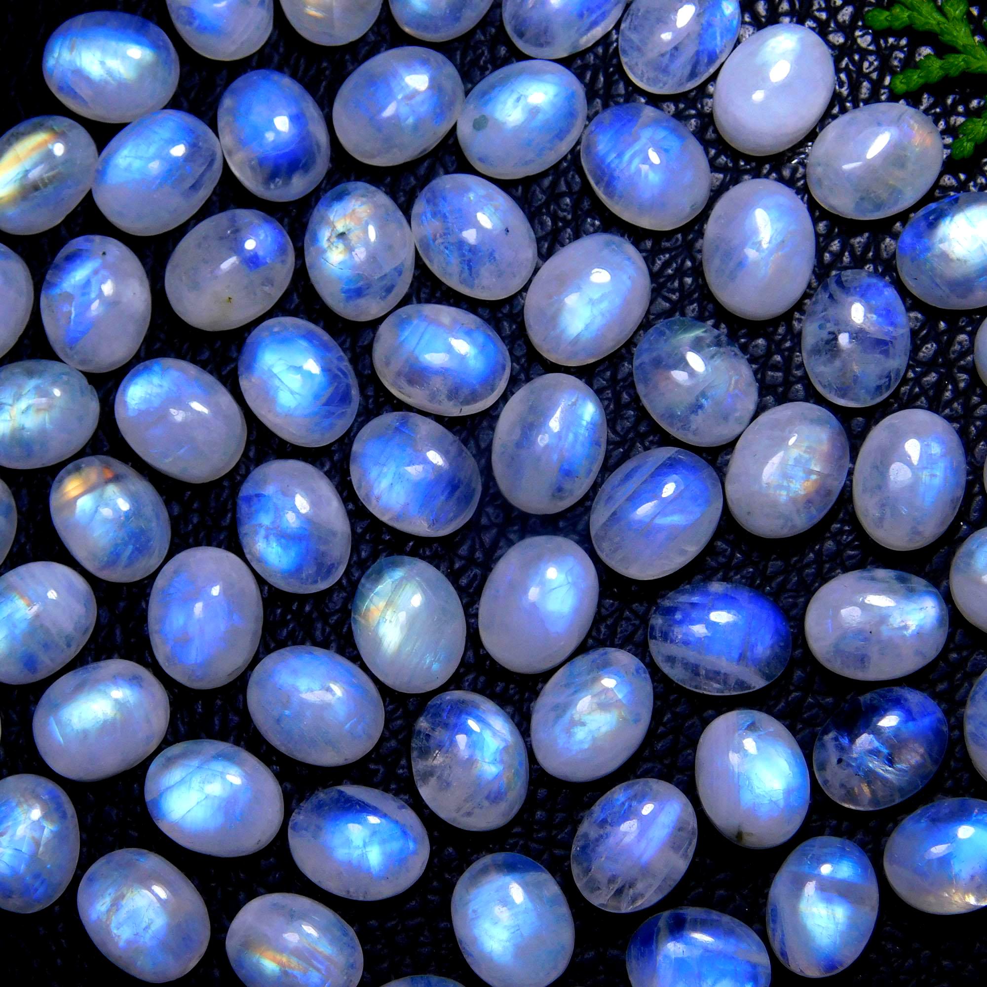 70Pcs 215Cts Natural Rainbow Moonstone Oval Shape Blue Fire Cabochon Lot Loose Gemstone Jewelry Crystal For Birthday Gift 10X8mm #9828