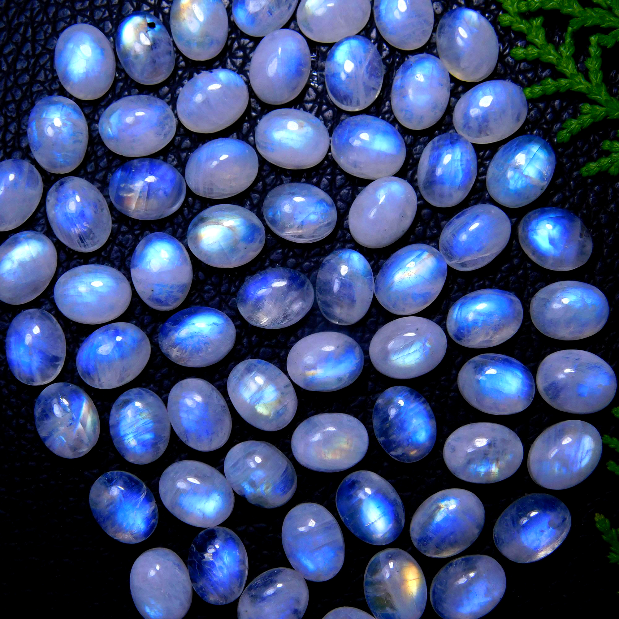 65Pcs 136Cts Natural Rainbow Moonstone Oval Shape Blue Fire Cabochon Lot Loose Gemstone Jewelry Crystal For Birthday Gift 9X7mm #9835