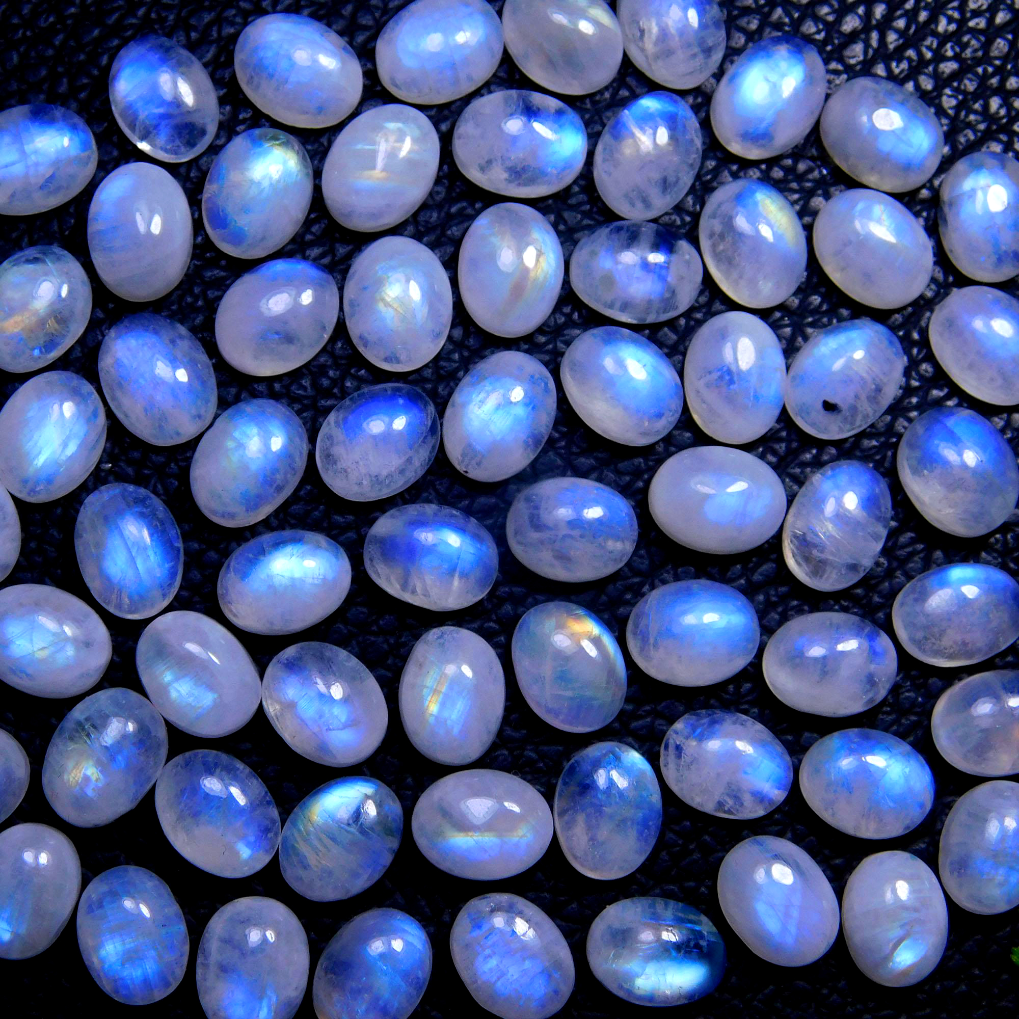 75Pcs 157Cts Natural Rainbow Moonstone Oval Shape Blue Fire Cabochon Lot Loose Gemstone Jewelry Crystal For Birthday Gift 9X7mm #9836