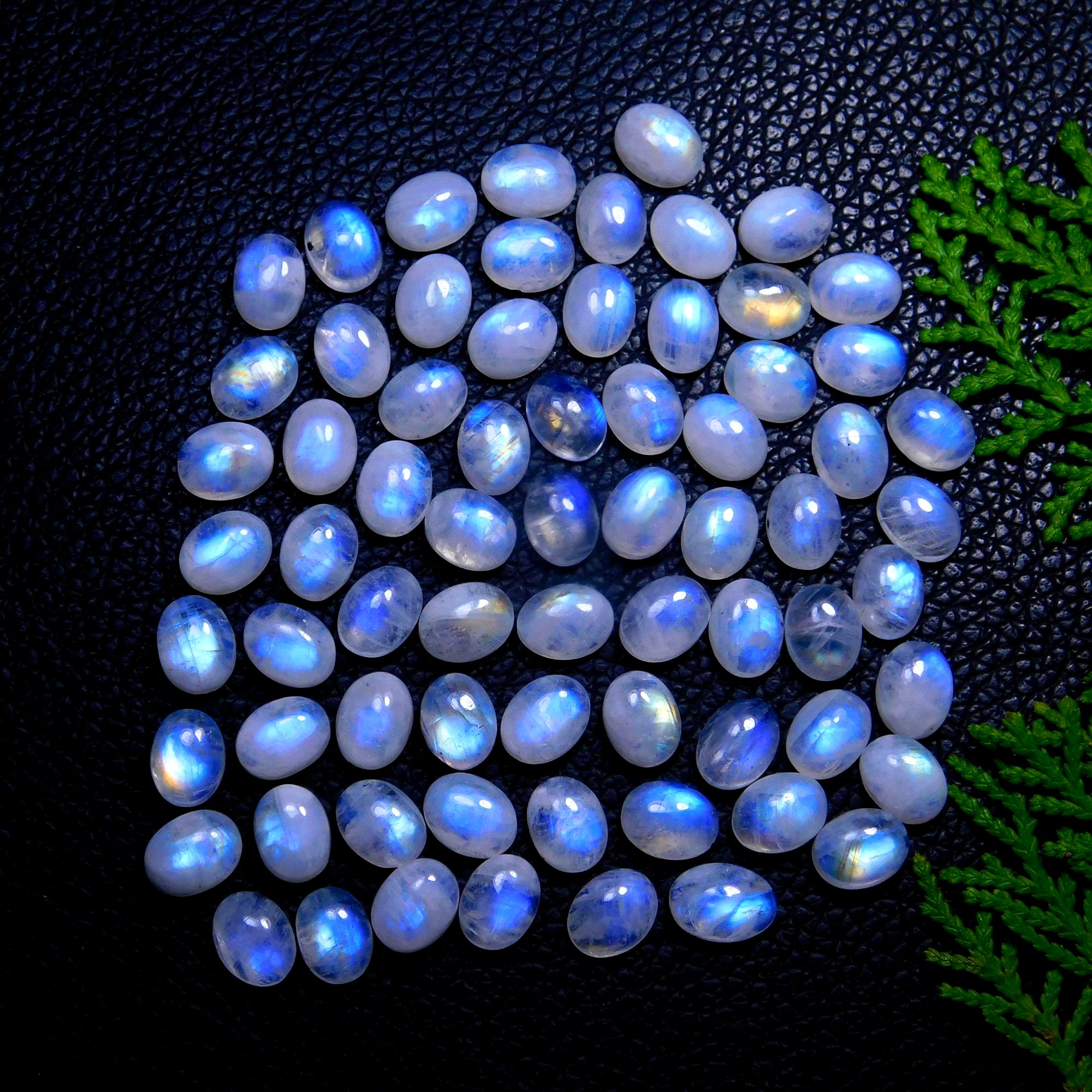 70Pcs 145Cts Natural Rainbow Moonstone Oval Shape Blue Fire Cabochon Lot Loose Gemstone Jewelry Crystal For Birthday Gift 9X7mm #9838