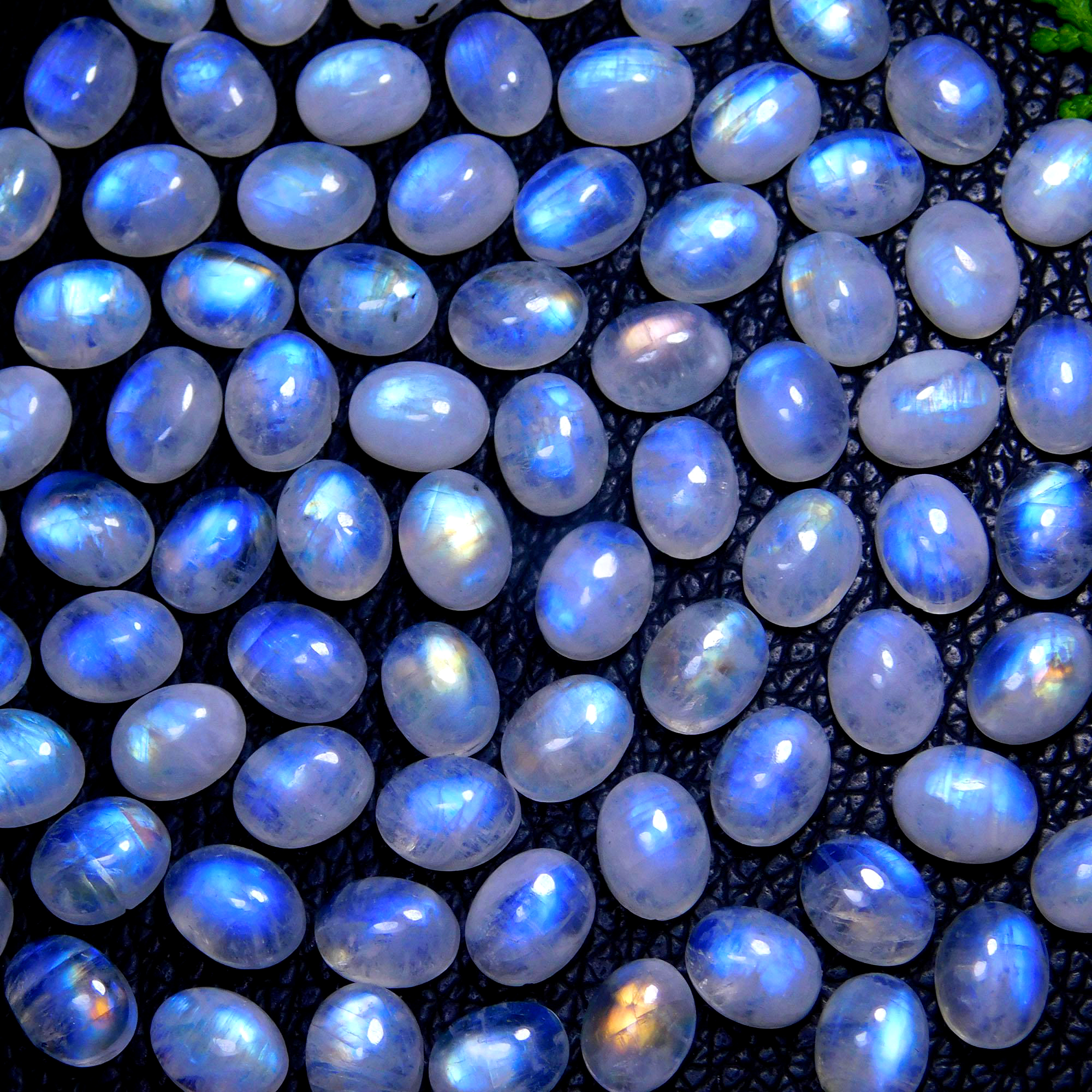 85Pcs 182Cts Natural Rainbow Moonstone Oval Shape Blue Fire Cabochon Lot Loose Gemstone Jewelry Crystal For Birthday Gift 9X7mm #9840
