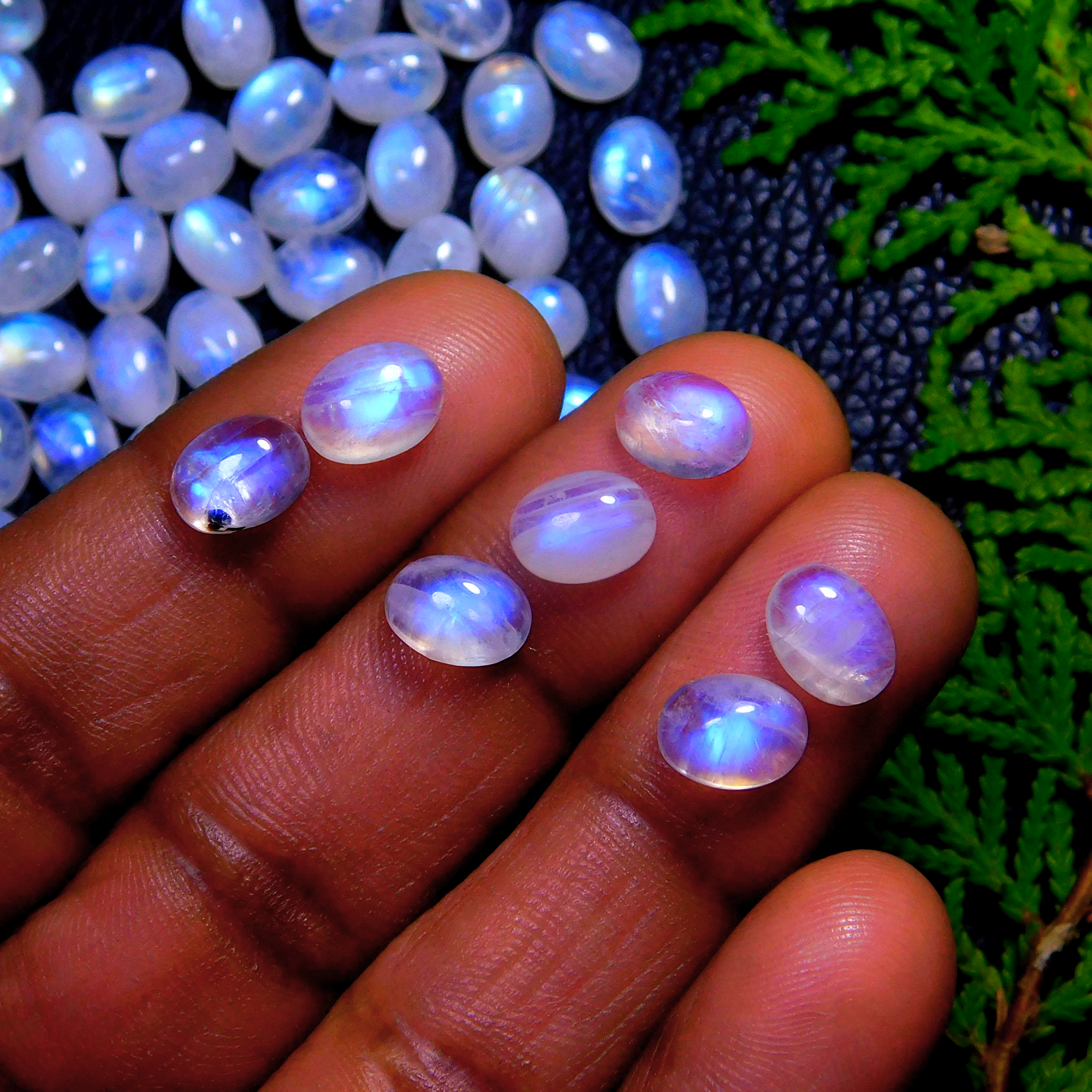 154Pcs 252Cts Natural Rainbow Moonstone Oval Shape Blue Fire Cabochon Lot Loose Gemstone Jewelry Crystal For Birthday Gift 8X6mm #9855