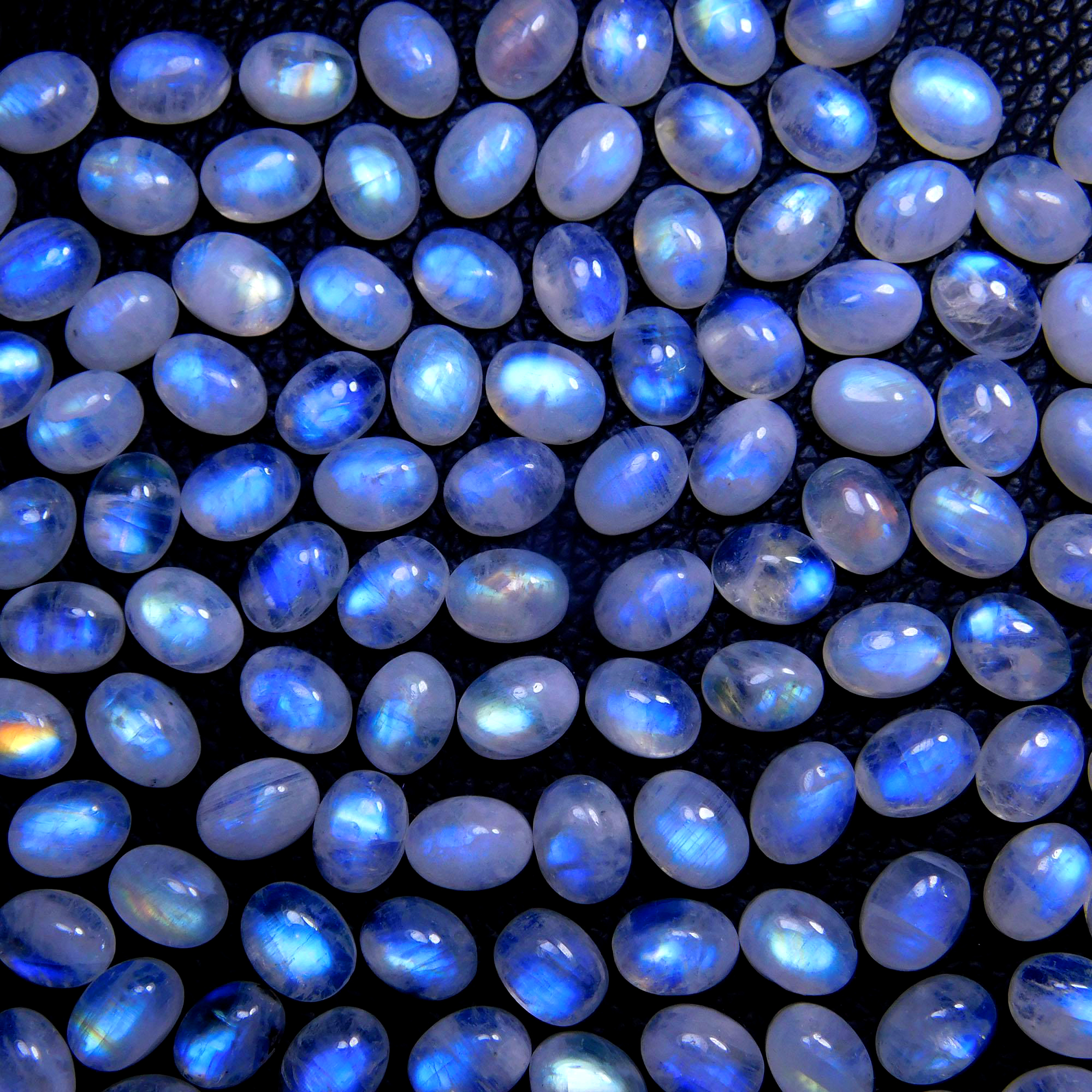 150Pcs 244Cts Natural Rainbow Moonstone Oval Shape Blue Fire Cabochon Lot Loose Gemstone Jewelry Crystal For Birthday Gift 8X6mm #9856
