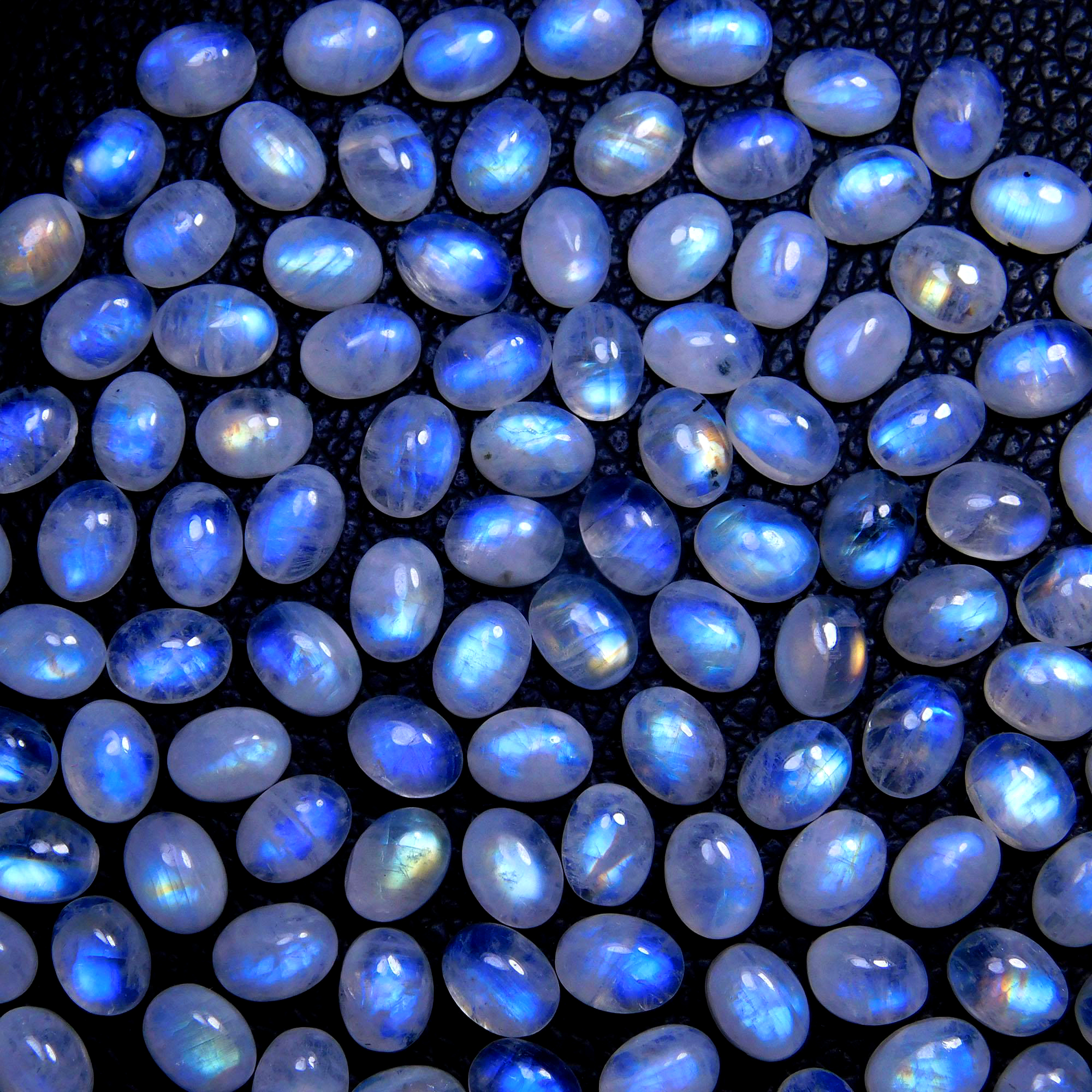 130Pcs 209Cts Natural Rainbow Moonstone Oval Shape Blue Fire Cabochon Lot Loose Gemstone Jewelry Crystal For Birthday Gift 8X6mm #9857