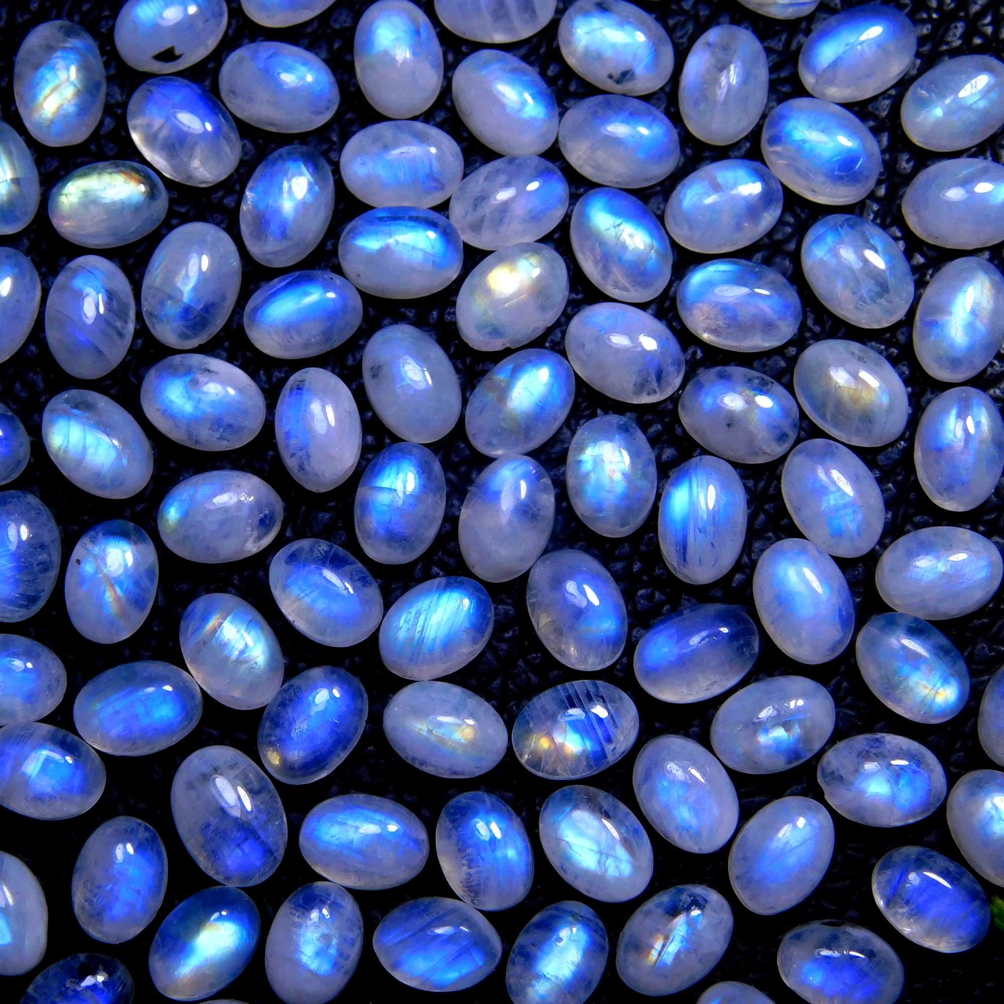 100Pcs 104Cts Natural Rainbow Moonstone Oval Shape Blue Fire Cabochon Lot Loose Gemstone Jewelry Crystal For Birthday Gift 7X5mm #9858
