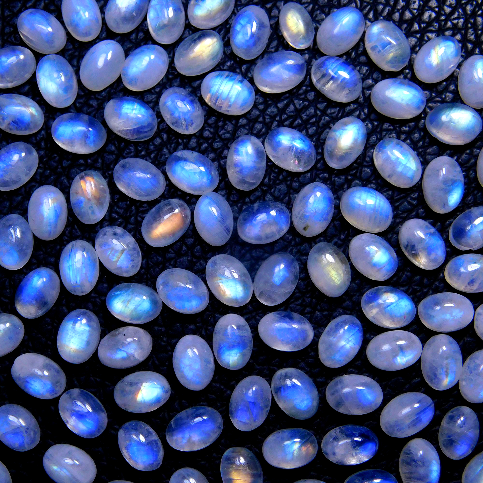 120Pcs 123Cts Natural Rainbow Moonstone Oval Shape Blue Fire Cabochon Lot Loose Gemstone Jewelry Crystal For Birthday Gift 7X5mm #9859