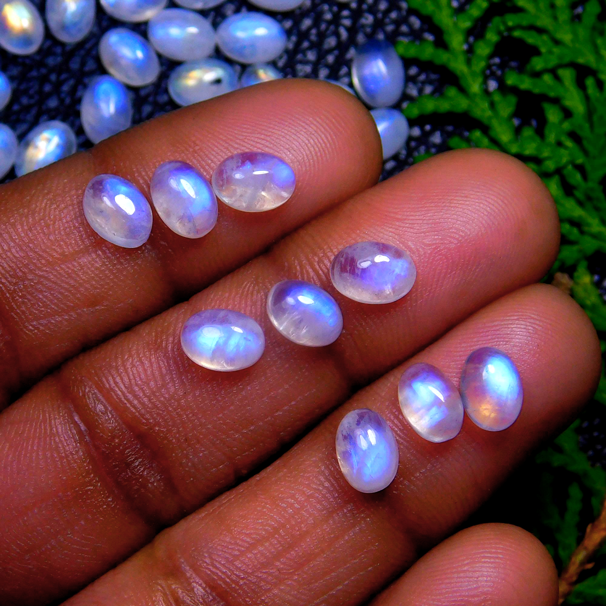 150Pcs 155Cts Natural Rainbow Moonstone Oval Shape Blue Fire Cabochon Lot Loose Gemstone Jewelry Crystal For Birthday Gift 7X5mm #9861