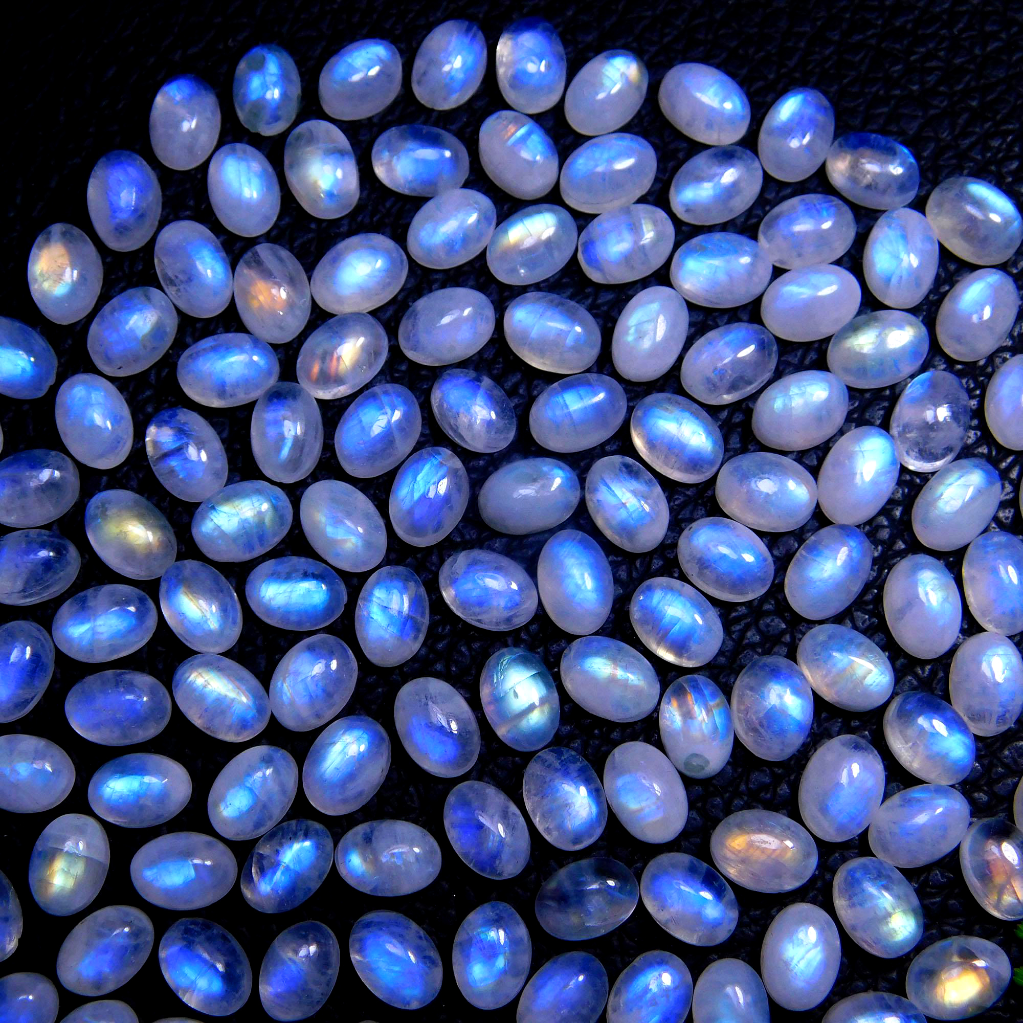 142Pcs 150Cts Natural Rainbow Moonstone Oval Shape Blue Fire Cabochon Lot Loose Gemstone Jewelry Crystal For Birthday Gift 7X5mm #9863