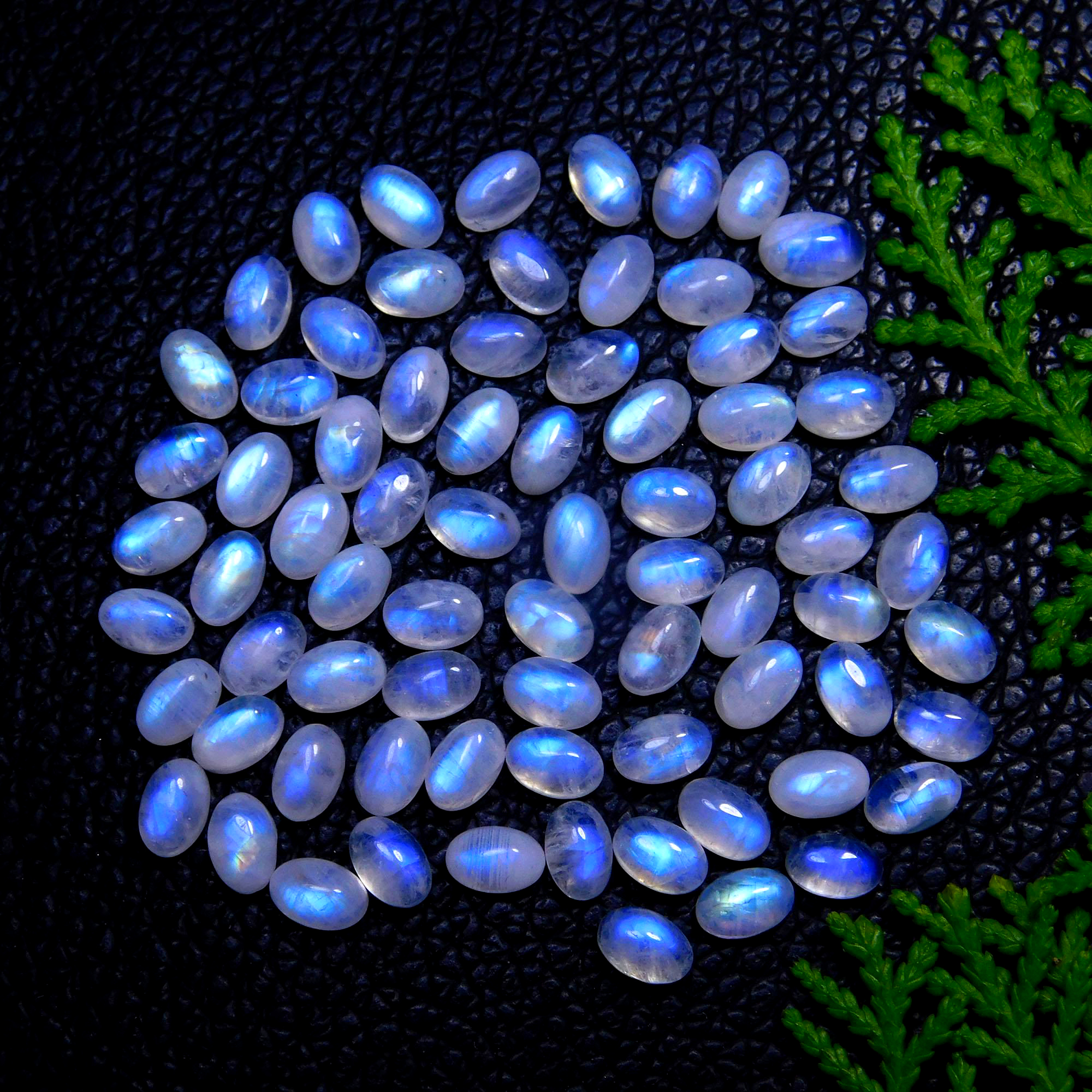 109Pcs 73Cts Natural Rainbow Moonstone Oval Shape Blue Fire Cabochon Lot Loose Gemstone Jewelry Crystal For Birthday Gift 6X4mm #9867