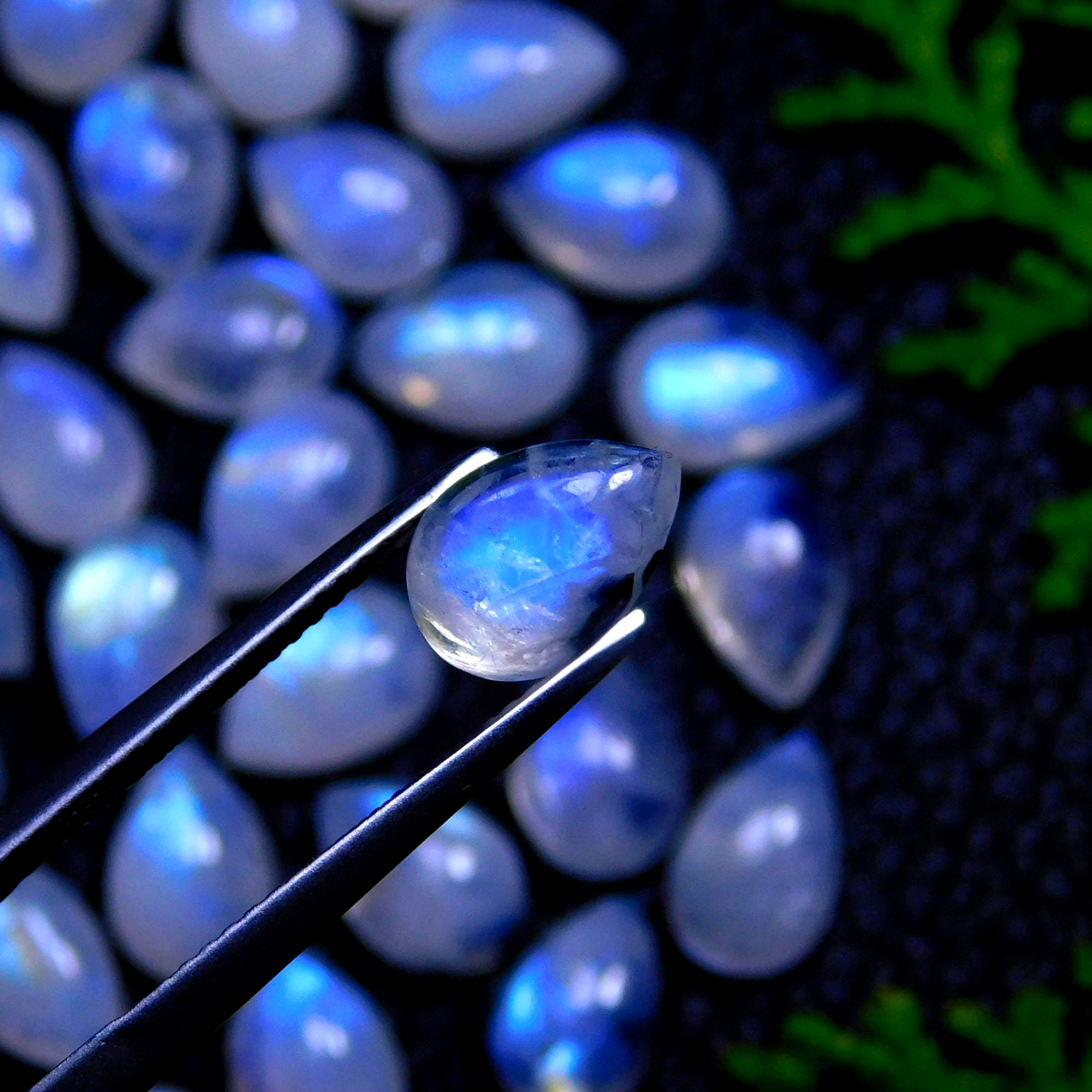 80Pcs 134Cts Natural Rainbow Moonstone Pear Shape Blue Fire Cabochon Lot Semi Precious Loose Gemstone Jewelry Supplies Crystal 9X6mm #9891