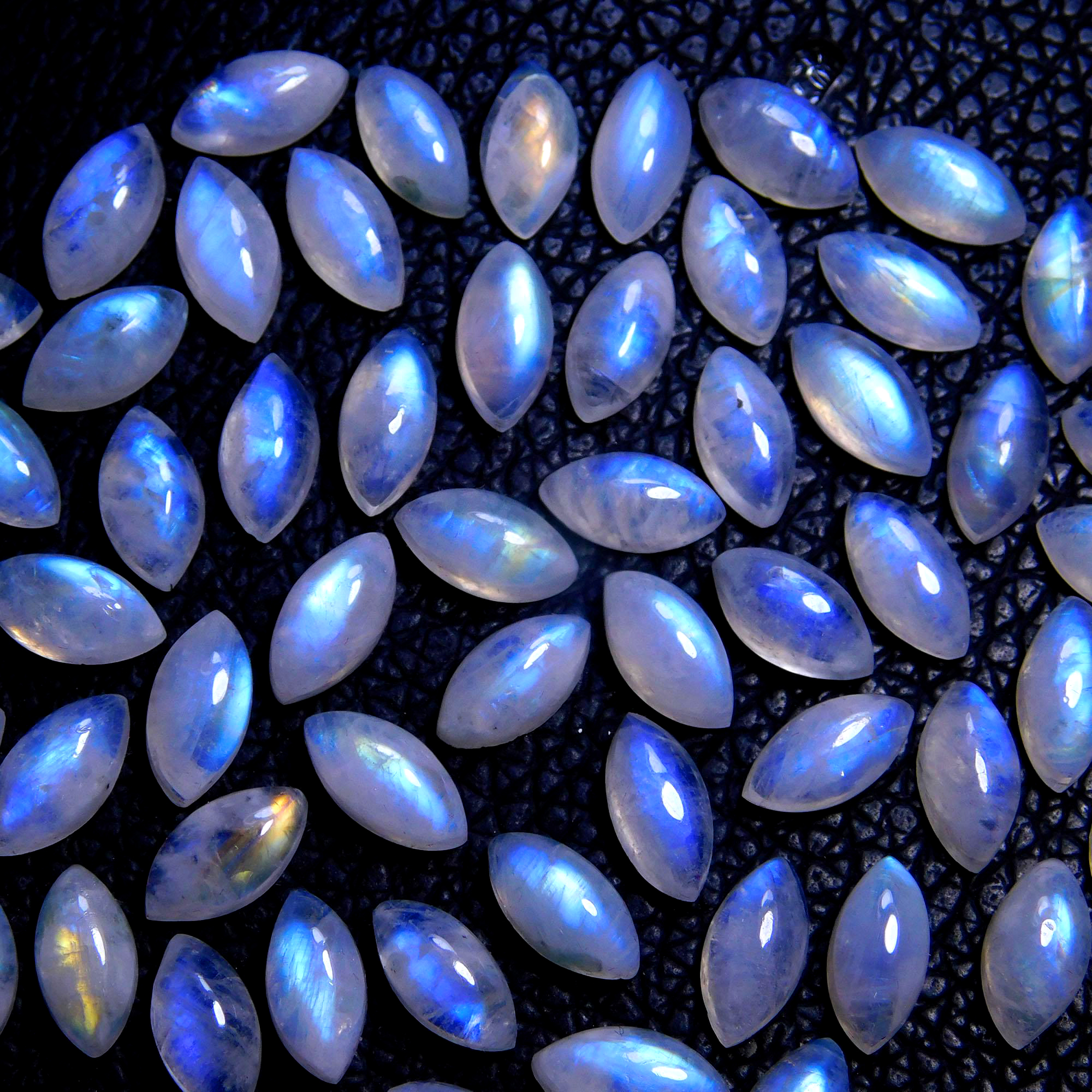 60Pcs 90Cts Natural Rainbow Moonstone Marquise Shape Blue Fire Cabochon Lot Semi Precious Loose Gemstone Jewelry Supply Crystal 10X5mm#9901