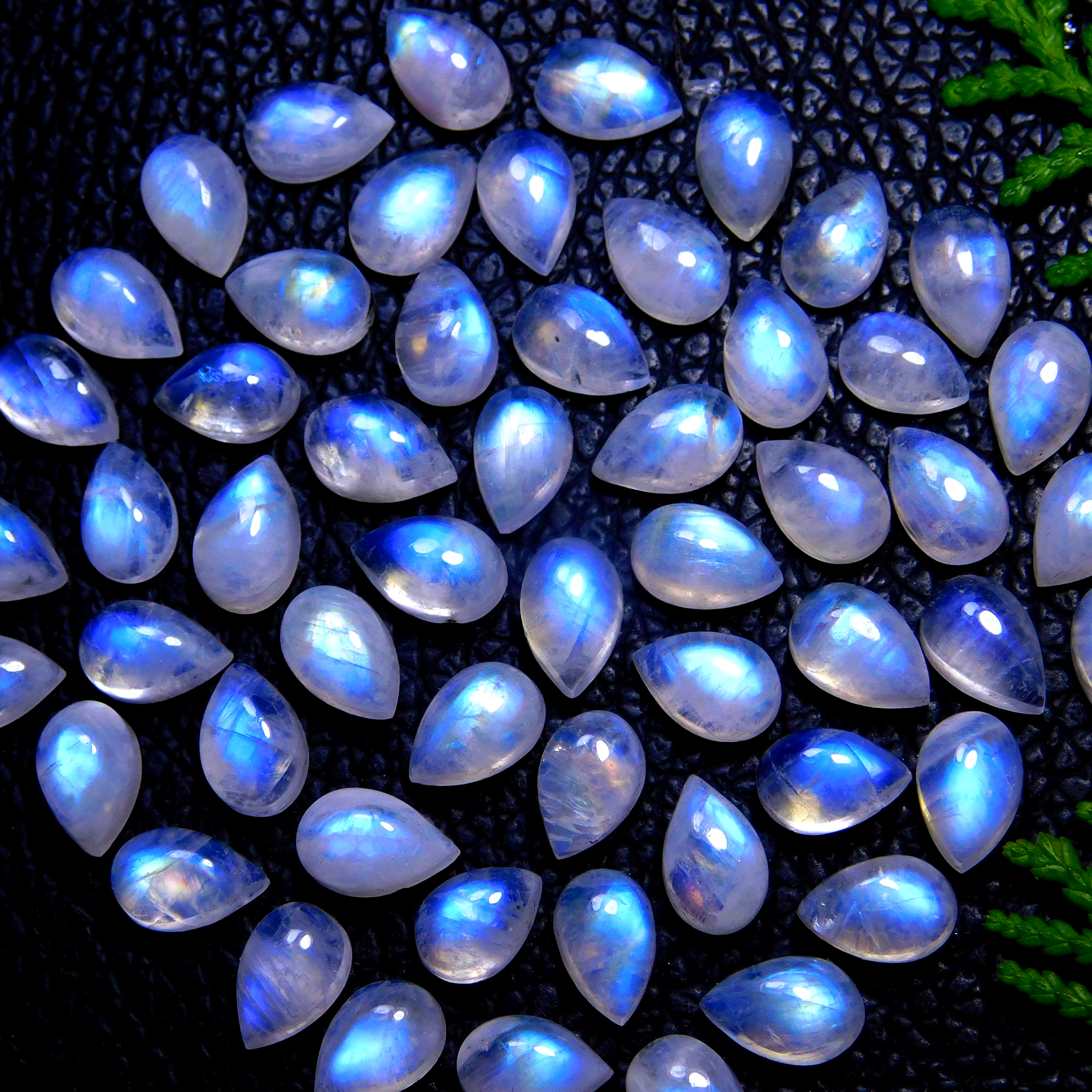 55Pcs 67Cts Natural Rainbow Moonstone Pear Shape Blue Fire Cabochon Lot Semi Precious Loose Gemstone Jewelry Supplies Crystal 8X5mm #9904