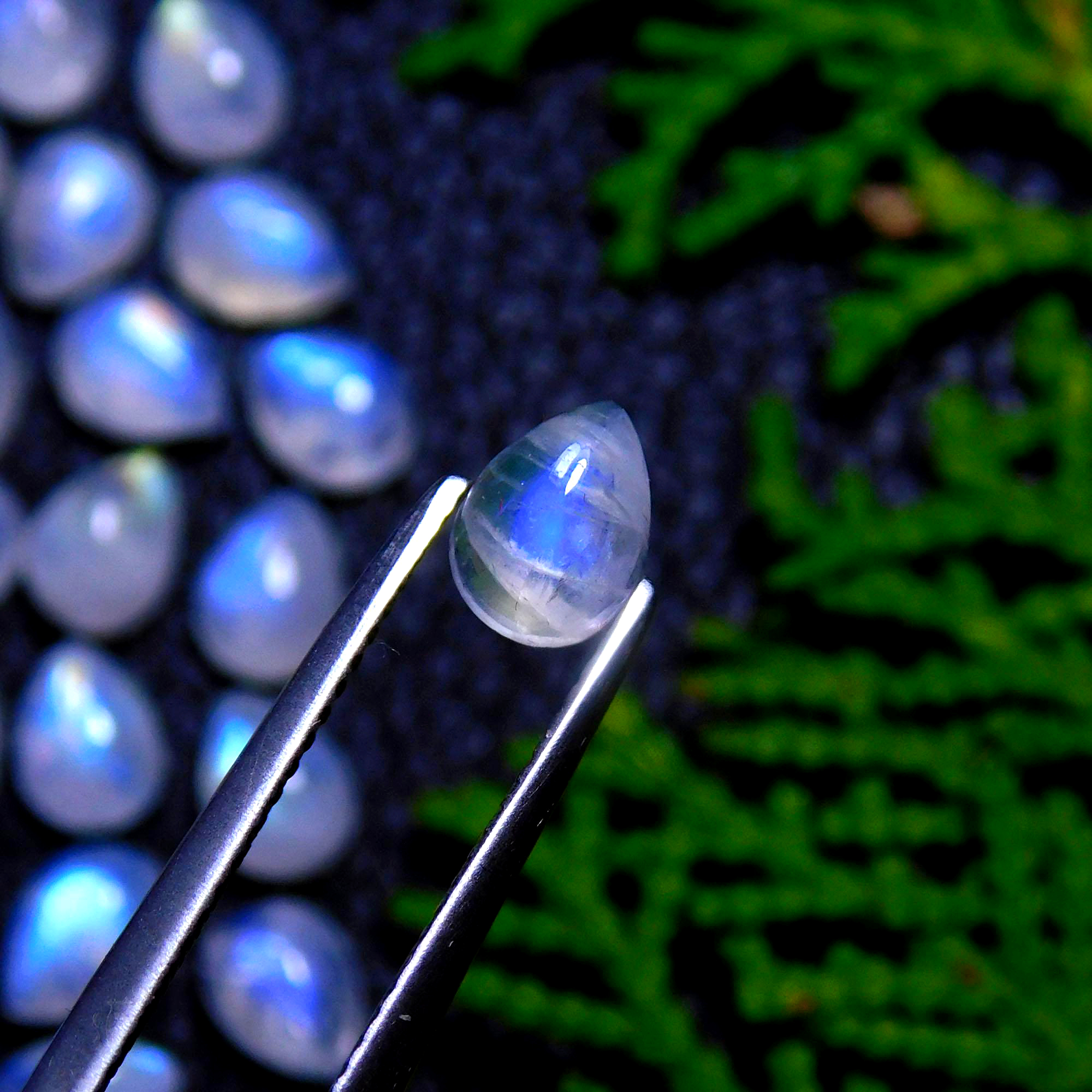 100Pcs 95Cts Natural Rainbow Moonstone Pear Shape Blue Fire Cabochon Lot Semi Precious Loose Gemstone Jewelry Supplies Crystal 7X5mm #9905