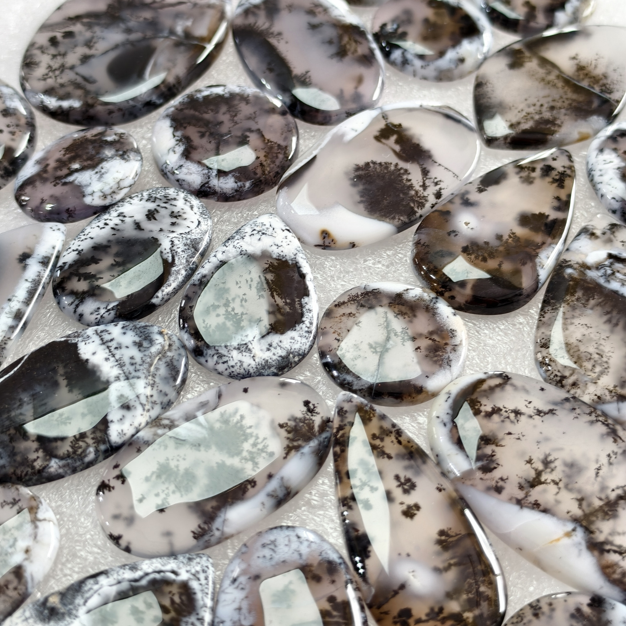 Natural Dendrite Agate Cabochon Gemstones Bulk Wholesale Jewelry Making Stones 20x20x3mm  42x30x3mm 30 Cts Avg
