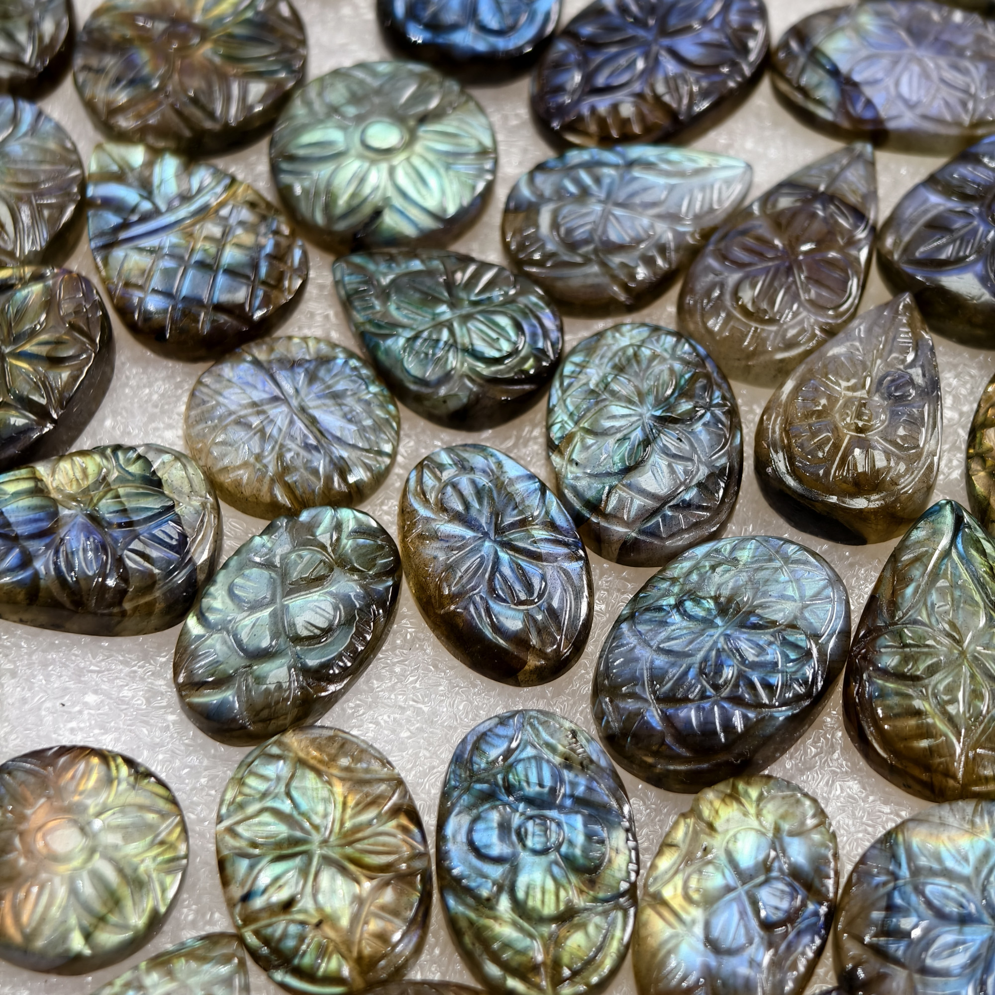 Natural Labradorite Carving Cabochon Gemstone Wholesale Lot for Jewelry Making 15x15x3mm-25x13x4mm 13CtsAvg