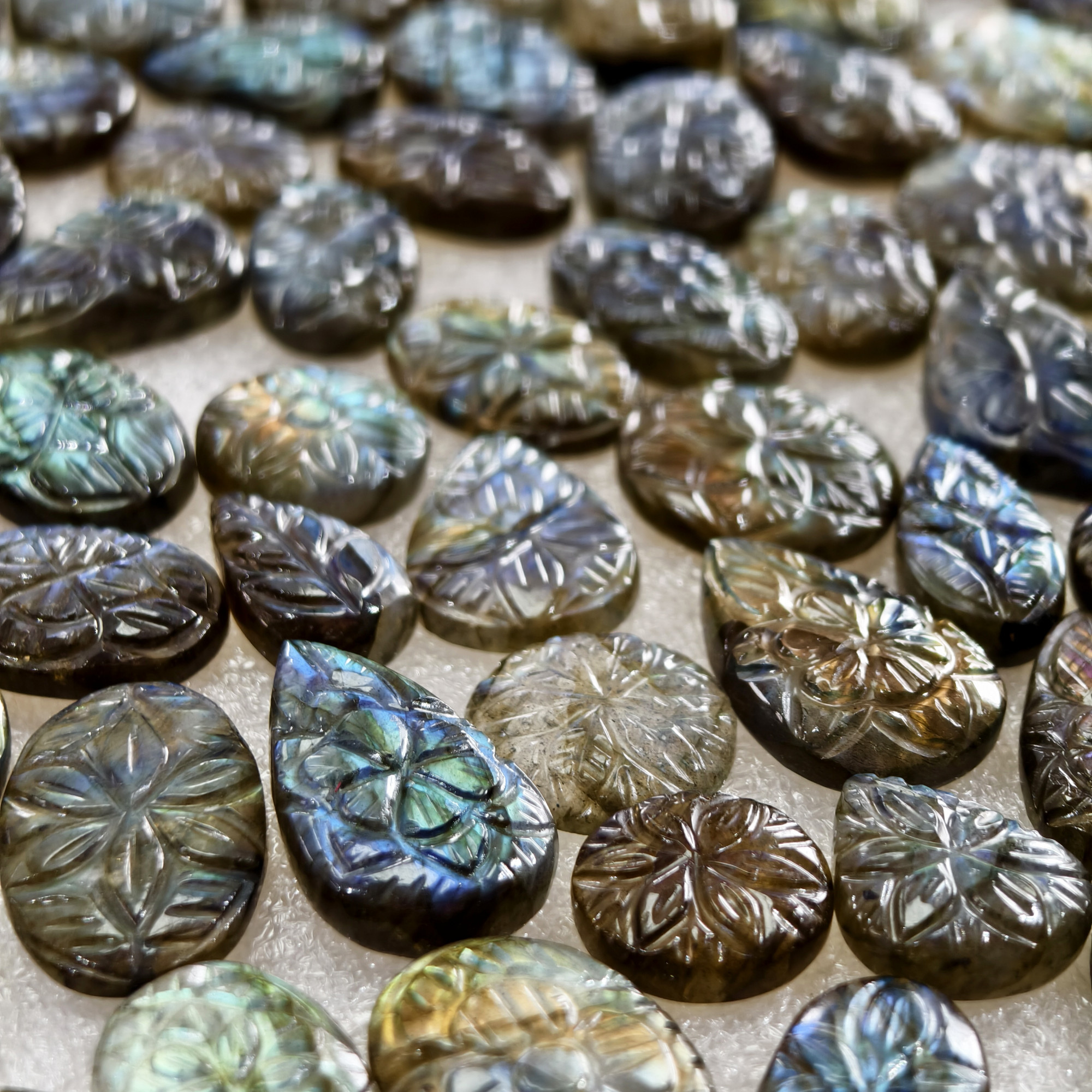 Natural Labradorite Carving Cabochon Gemstone Wholesale Lot for Jewelry Making 15x15x3mm-25x13x4mm 13CtsAvg