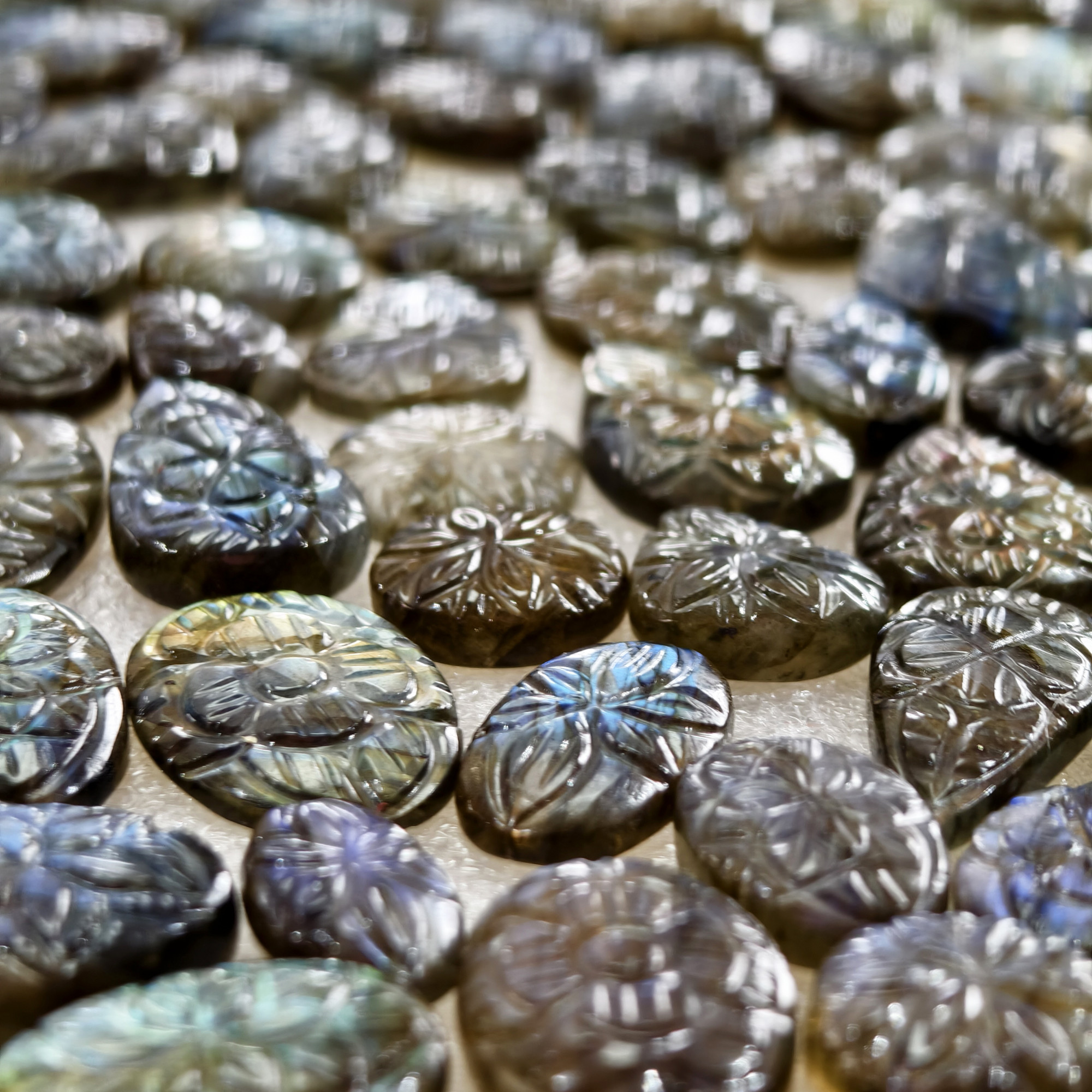 Natural Labradorite Carving Cabochon Gemstone Wholesale Lot for Jewelry Making 15x15x3mm-25x13x4mm 13CtsAvg