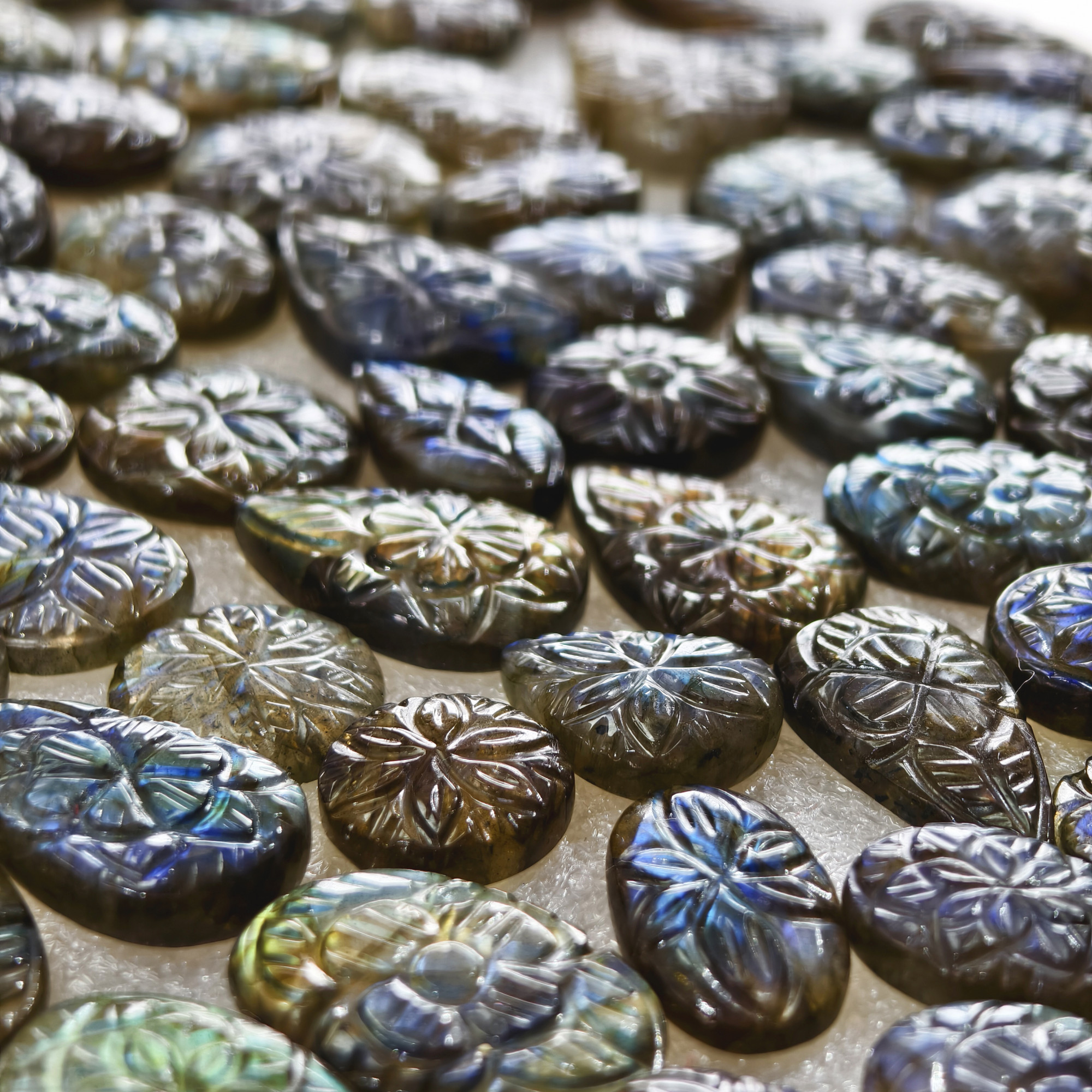 Natural Labradorite Carving Cabochon Gemstone Wholesale Lot for Jewelry Making 15x15x3mm-25x13x4mm 13CtsAvg