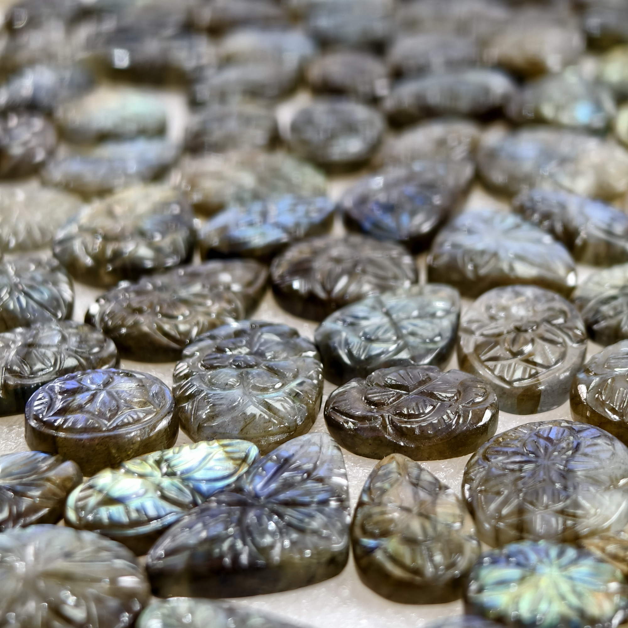 Natural Labradorite Carving Cabochon Gemstone Wholesale Lot for Jewelry Making 15x15x3mm-25x13x4mm 13CtsAvg