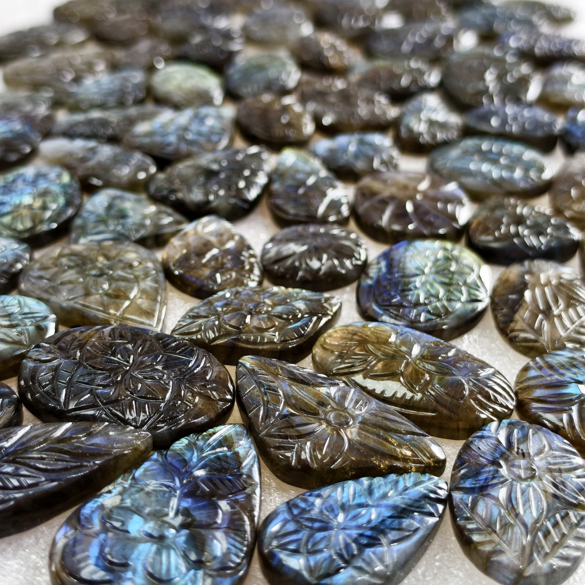 Natural Labradorite Flashy Carving Cabochon Gemstone Wholesale Lot for Jewelry Making 21x19x3 mm 39x22x3mm 23cts Average