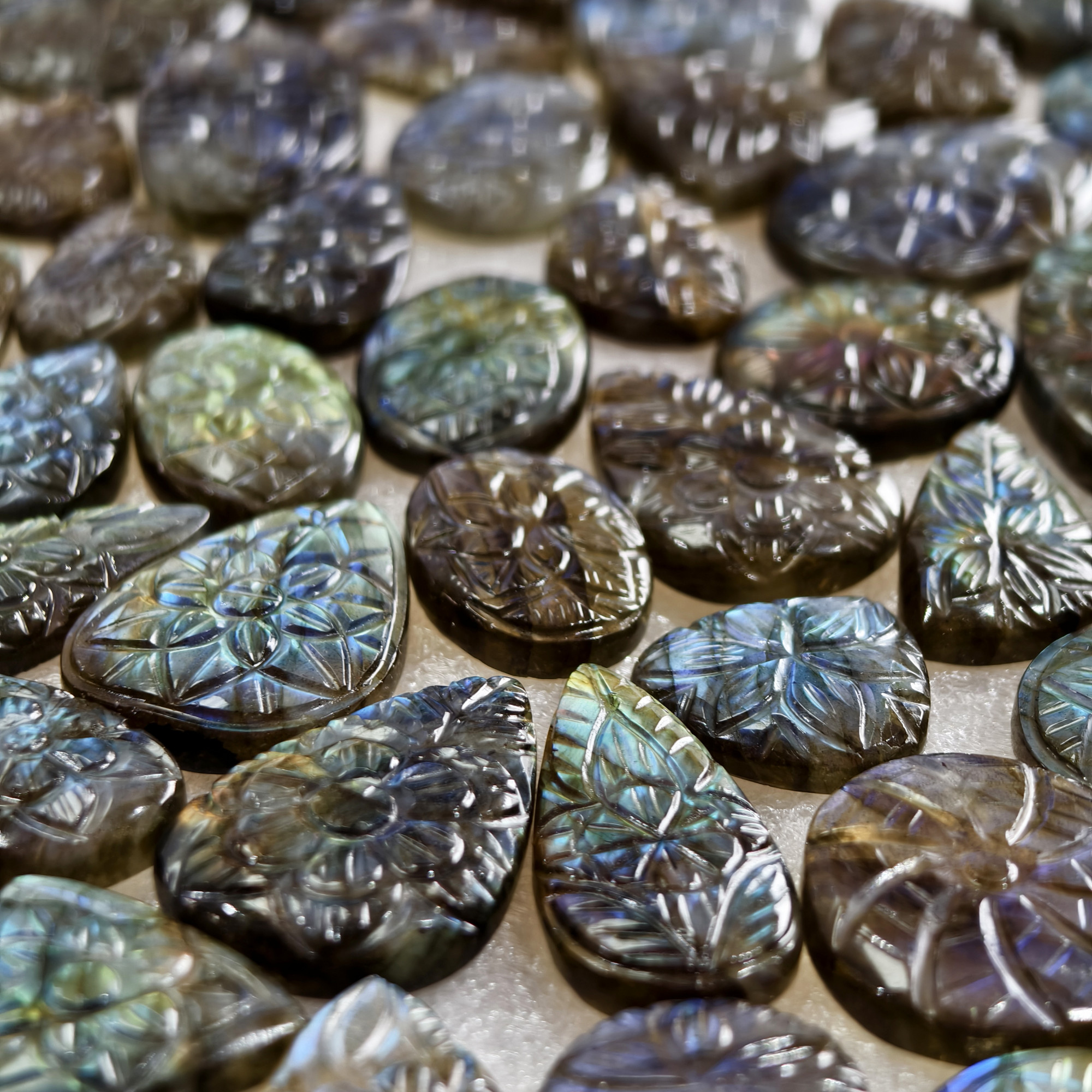 Natural Labradorite Flashy Carving Cabochon Gemstone Wholesale Lot for Jewelry Making 21x19x3 mm 39x22x3mm 23cts Average