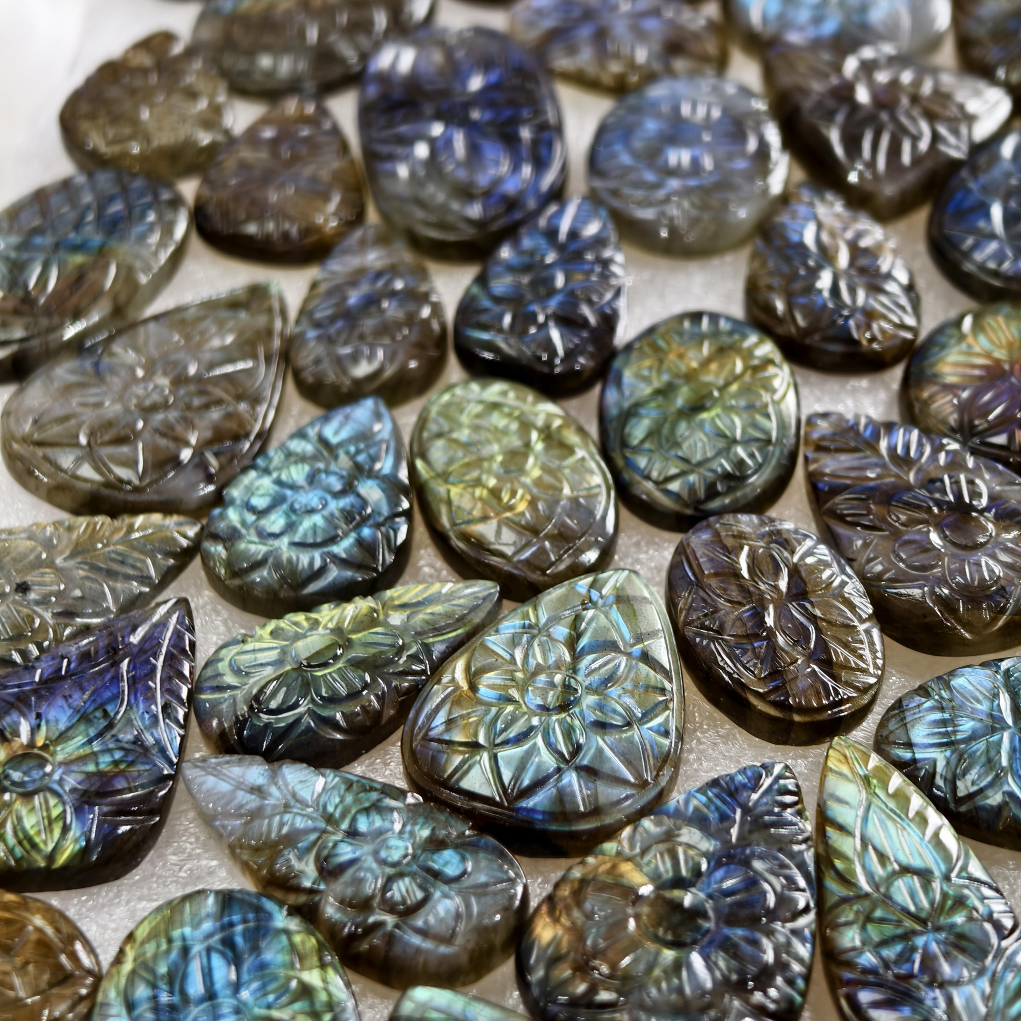 Natural Labradorite Flashy Carving Cabochon Gemstone Wholesale Lot for Jewelry Making 21x19x3 mm 39x22x3mm 23cts Average