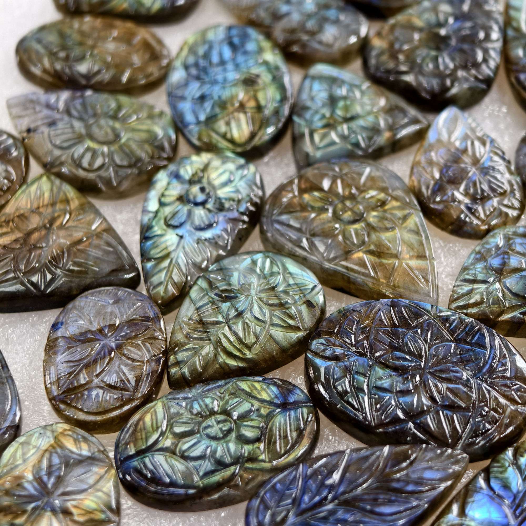 Natural Labradorite Flashy Carving Cabochon Gemstone Wholesale Lot for Jewelry Making 21x19x3 mm 39x22x3mm 23cts Average