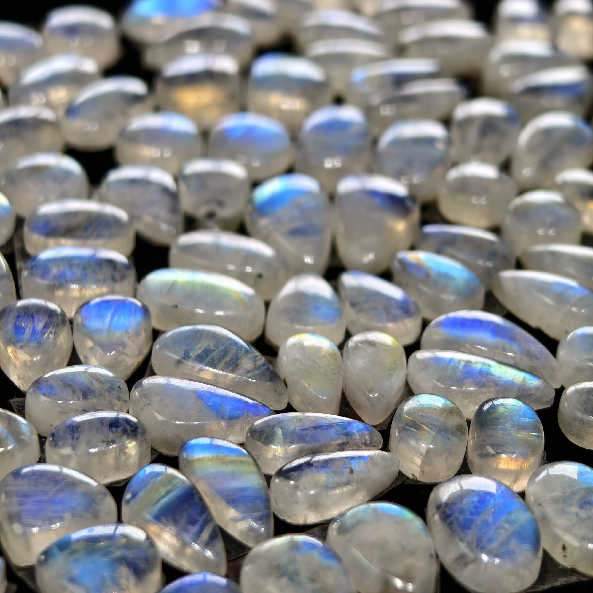 Natural Blue Fire Moonstone Matching Gemston Earing Pair 6Cts 8x8x3mm 16x9x3mm